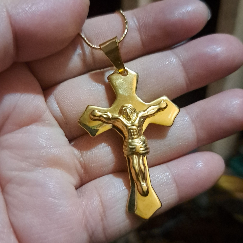 Gold Tone Crucifix Pendant Necklace